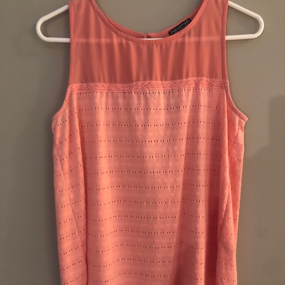 Sleeveless shirt